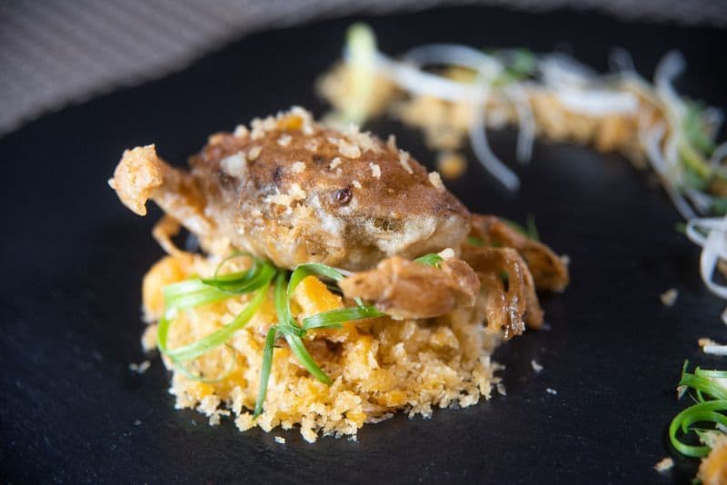 Harbour Restaurant The Harbourview 灣景廳 - 灣景國際 OKiBook Hong Kong Restaurant Booking 自助餐預訂香港 - 8 黃金軟殼蟹 Deep-fried Soft Shell Crab with Salted Egg Yolk_H2_1MB