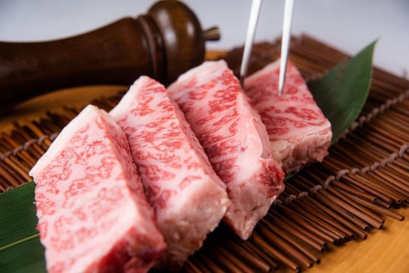 Harbour Restaurant The Harbourview 灣景廳 - 灣景國際 OKiBook Hong Kong and Macau Restaurant Buffet booking 餐廳和自助餐預訂香港和澳門 - 香煎日本鹿兒島A4黑毛和牛 (每位1客, 派劵自取)Pan-fried Japan Kagoshima A4 Wagyu(6)